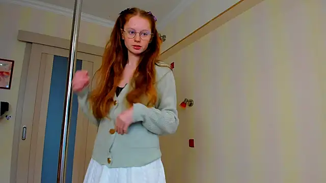 Snapshot of Fire_Luna chatting on 10.12.25 Fire Luna online show from 10.12.25