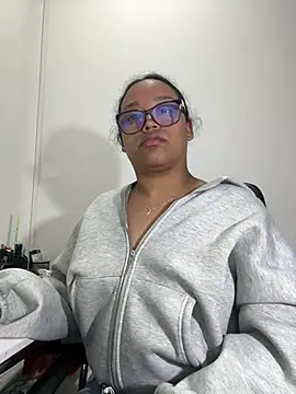 Snapshot of angela_angels_ chatting on 12.31.24 angela angels  online show from 12.31.24