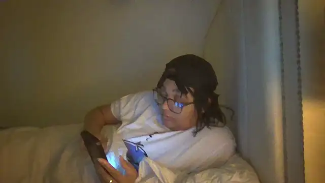 vanilla chocolate23 online show from 02.16.25