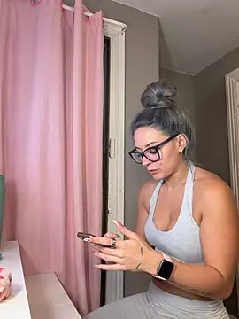 Snapshot of lexybabyxo chatting on 05.26.26 lexybabyxo online show from 05.26.26