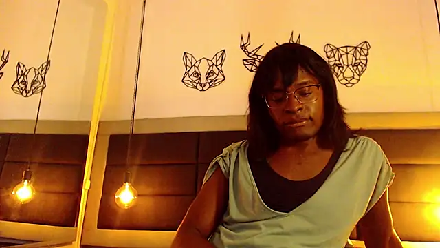 Snapshot of candy_lovee69 chatting on 02.25.25 candy lovee69 online show from 02.25.25