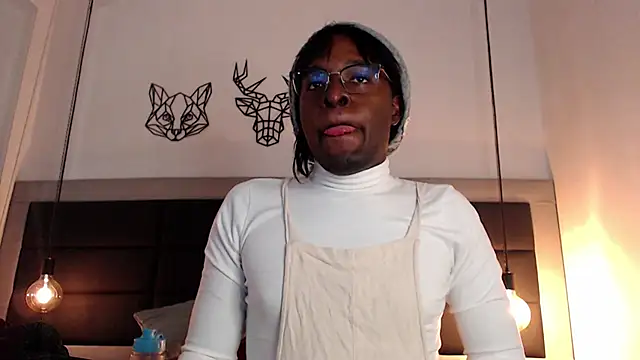 Snapshot of candy_lovee69 chatting on 02.28.25 candy lovee69 online show from 02.28.25