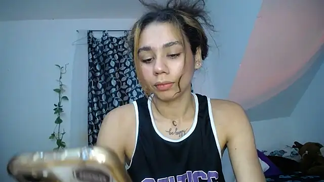 Snapshot of diamonmeli chatting on 02.16.25 diamonmeli online show from 02.16.25