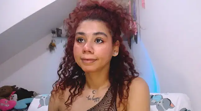 Snapshot of diamonmeli chatting on 03.18.25 diamonmeli online show from 03.18.25