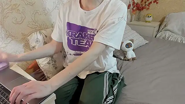 Snapshot of SunnyJoysx chatting on 11.12.25 SunnyJoysx online show from 11.12.25