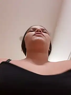 girl milk1 online show from 12.11.24