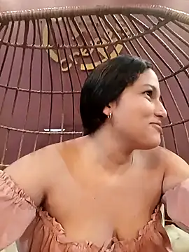 girl milk1 online show from 10.25.25