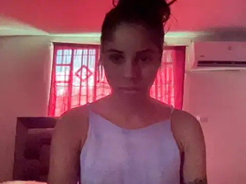 Snapshot of Susandolls chatting on 01.14.25 Susandolls online show from 01.14.25