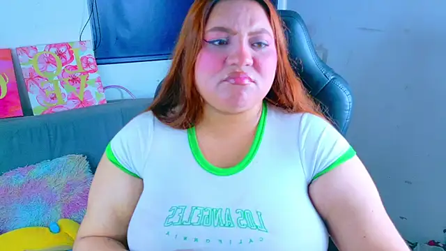 Snapshot of Rebeca_charme21 chatting on 06.19.26 Rebeca charme21 online show from 06.19.26