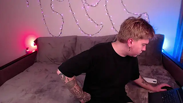 Snapshot of lust_beyond chatting on 03.20.26 lust beyond online show from 03.20.26