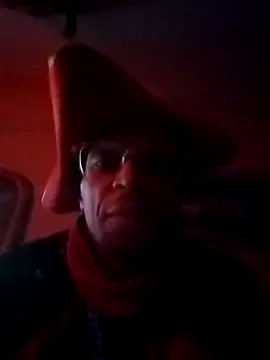 Snapshot of ottomusbrown chatting on 03.19.25 ottomusbrown online show from 03.19.25