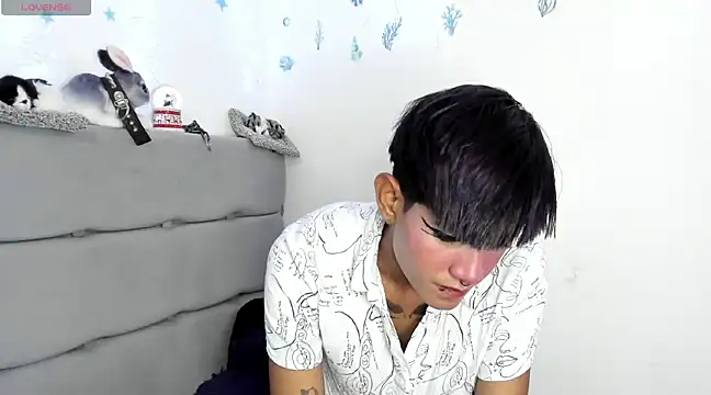 Snapshot of andrew_uwu_ chatting on 01.13.25 andrew uwu online show from 01.13.25