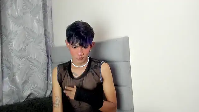 Snapshot of andrew_uwu_ chatting on 11.28.25 andrew uwu online show from 11.28.25