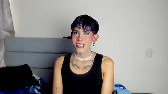 Snapshot of andrew_uwu_ chatting on 12.21.25 andrew uwu online show from 12.21.25
