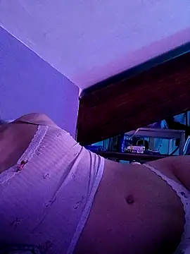 Snapshot of trannyfrench422 chatting on 09.11.25 trannyfrench422 online show from 09.11.25