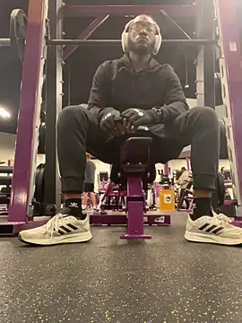 Snapshot of prettyrichie chatting on 10.20.25 prettyrichie online show from 10.20.25