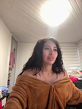 Anily Lovely online show from 05.17.26