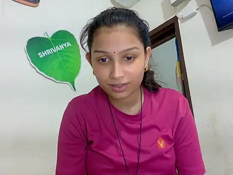Snapshot of Aleena_Rai chatting on 09.20.25 Aleena Rai online show from 09.20.25