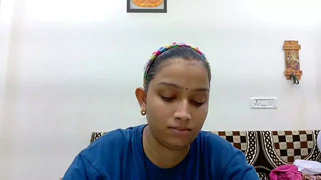 Snapshot of Aleena_Rai chatting on 10.04.25 Aleena Rai online show from 10.04.25