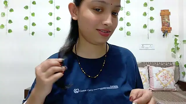 Snapshot of Aleena_Rai chatting on 10.30.25 Aleena Rai online show from 10.30.25