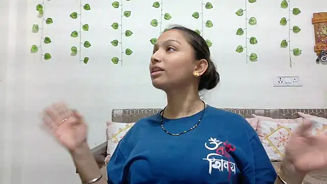 Snapshot of Aleena_Rai chatting on 11.02.25 Aleena Rai online show from 11.02.25