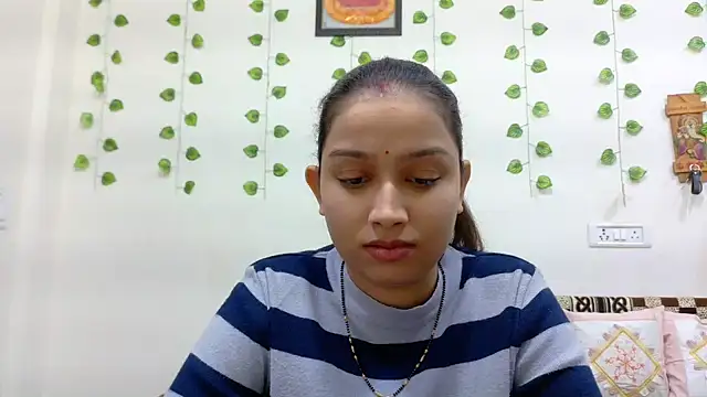 Snapshot of Aleena_Rai chatting on 11.11.25 Aleena Rai online show from 11.11.25