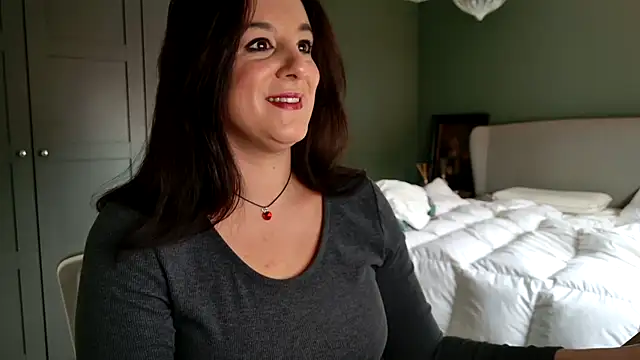 flatwhite0 online show from 02.05.25