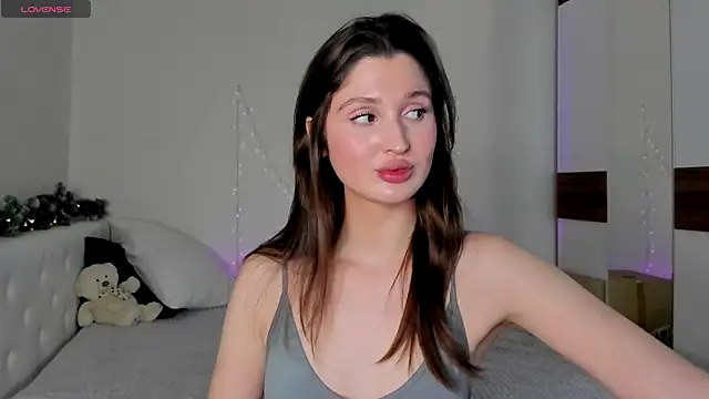 Snapshot of tender_babyy chatting on 12.26.24 tender babyy online show from 12.26.24