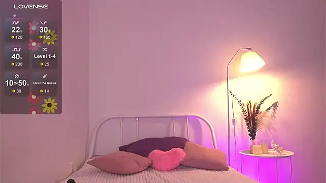 Snapshot of tender_babyy chatting on 10.07.25 tender babyy online show from 10.07.25