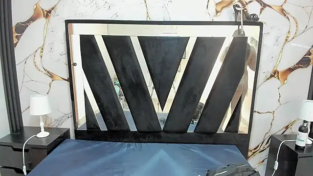 KarinaSimonz online show from 10.14.25