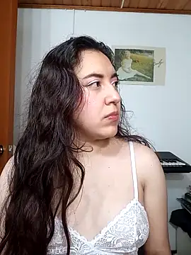 Emi chik online show from 09.13.25