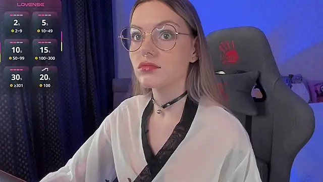 Marta May  online show from 11.09.25