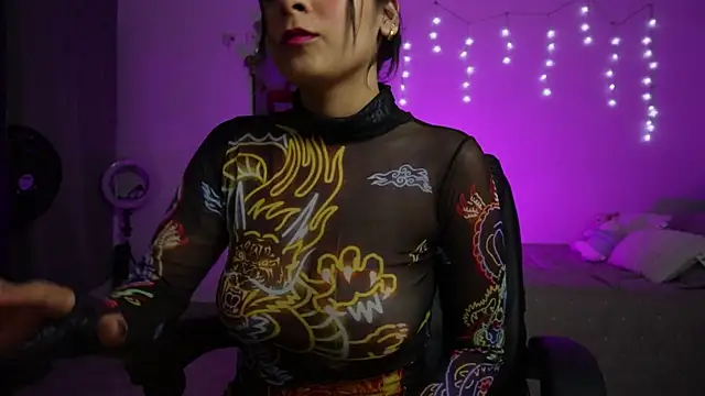 Snapshot of tammylee_ chatting on 09.28.25 tammylee online show from 09.28.25