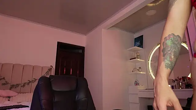 Snapshot of tammylee_ chatting on 12.20.25 tammylee online show from 12.20.25