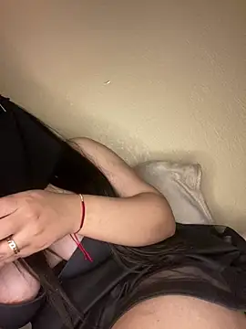 Snapshot of Cameelia chatting on 01.15.25 Cameelia online show from 01.15.25