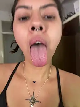 Snapshot of Argentiiniita chatting on 12.20.24 Argentiiniita online show from 12.20.24