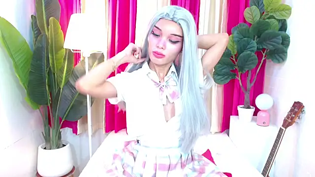 Notaestheticallykylinee online show from 06.17.26