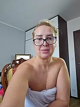 Snapshot of MariaRichi_ chatting on 03.16.25 MariaRichi  online show from 03.16.25