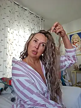 Snapshot of MariaRichi_ chatting on 10.03.25 MariaRichi  online show from 10.03.25