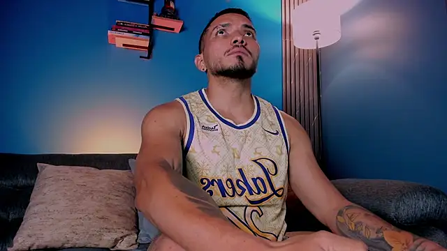 maximusclark1 online show from 10.27.25