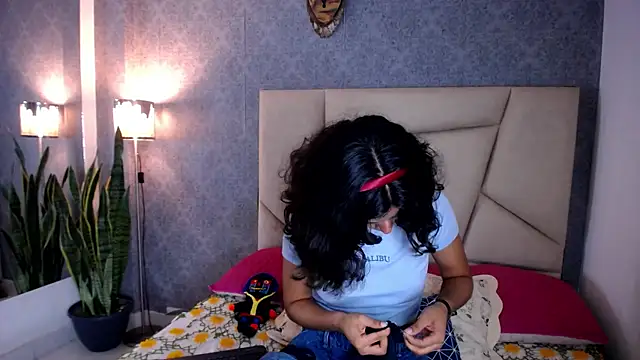 Akane Uwu online show from 09.16.25