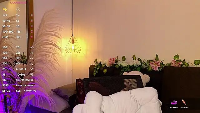 Hannah williams1 online show from 10.08.25