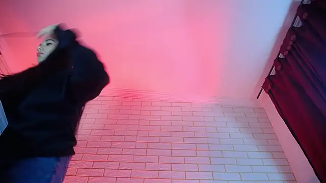 Snapshot of NYX1126 chatting on 04.15.26 NYX1126 online show from 04.15.26