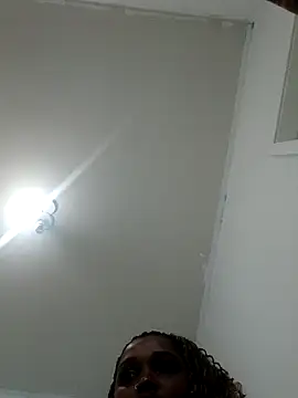 Snapshot of annybarros21 chatting on 02.13.26 annybarros21 online show from 02.13.26