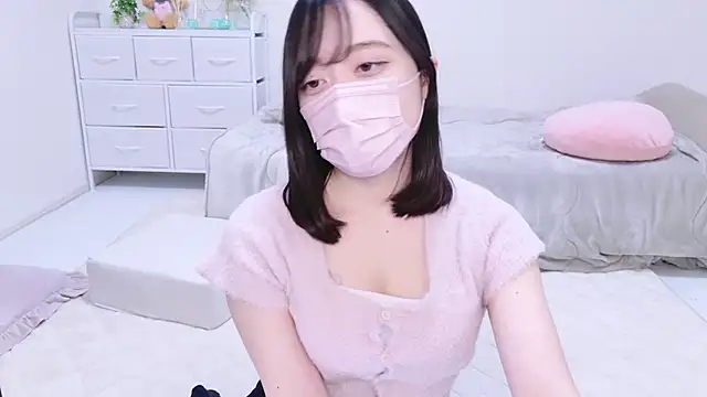 Yurie  online show from 02.08.25