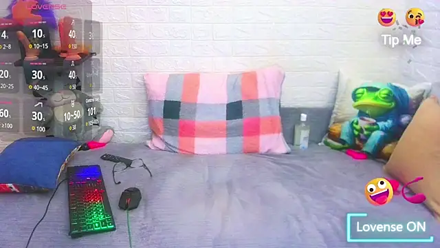 Snapshot of RedHousewife chatting on 02.02.26 RedHousewife online show from 02.02.26