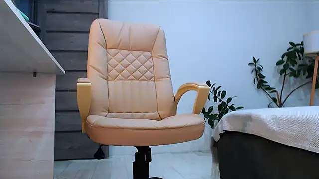 Snapshot of NaughtyNylonFeet chatting on 10.22.25 NaughtyNylonFeet online show from 10.22.25