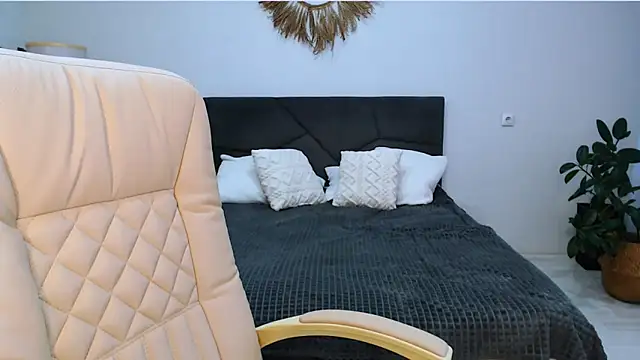 Snapshot of NaughtyNylonFeet chatting on 11.14.25 NaughtyNylonFeet online show from 11.14.25