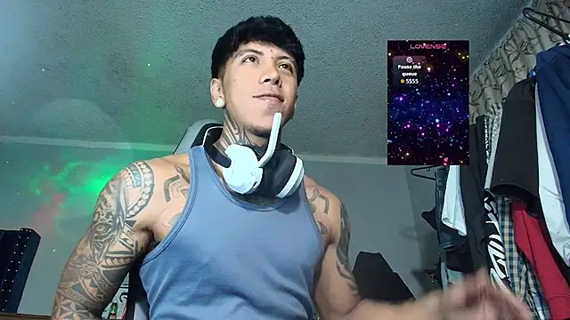 Nickhot0609 online show from 11.28.25