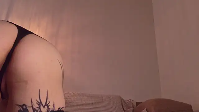 Yuriko May online show from 07.15.26